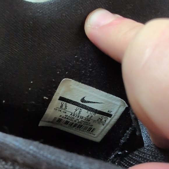 Nike Kids Black and Red Sneakers - Picture 3 of 6